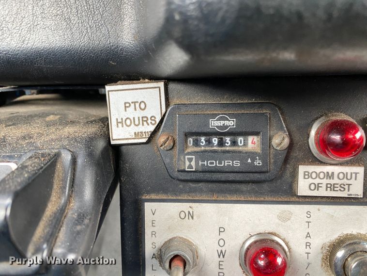 image for item JW9159 2006 Ford F750 Super Duty  bucket truck