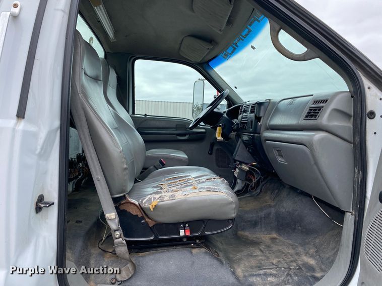 image for item JW9159 2006 Ford F750 Super Duty  bucket truck