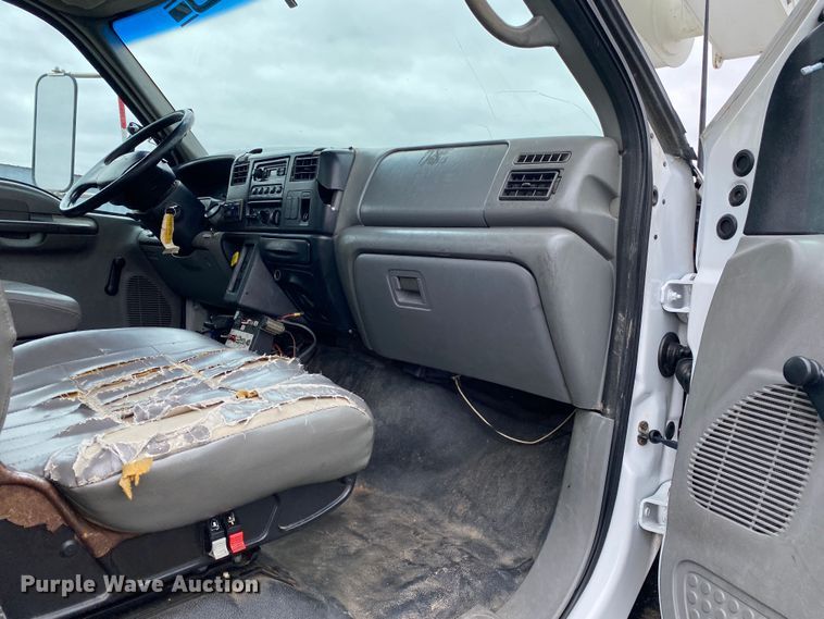 image for item JW9159 2006 Ford F750 Super Duty  bucket truck