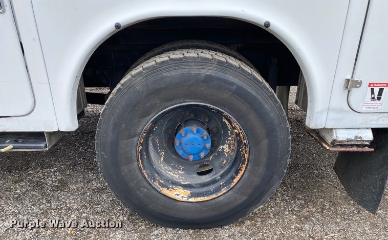 image for item JW9159 2006 Ford F750 Super Duty  bucket truck