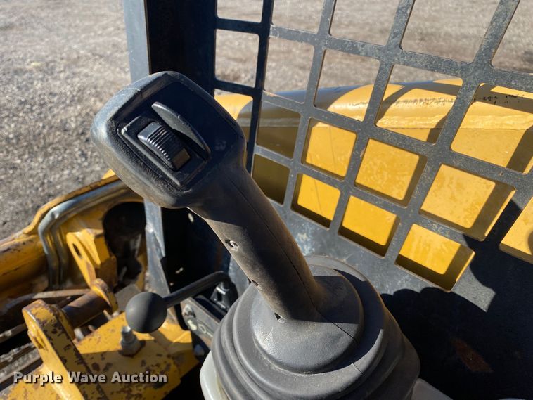 image for item JW9170 2003 Caterpillar 247  tracked skid steer loader