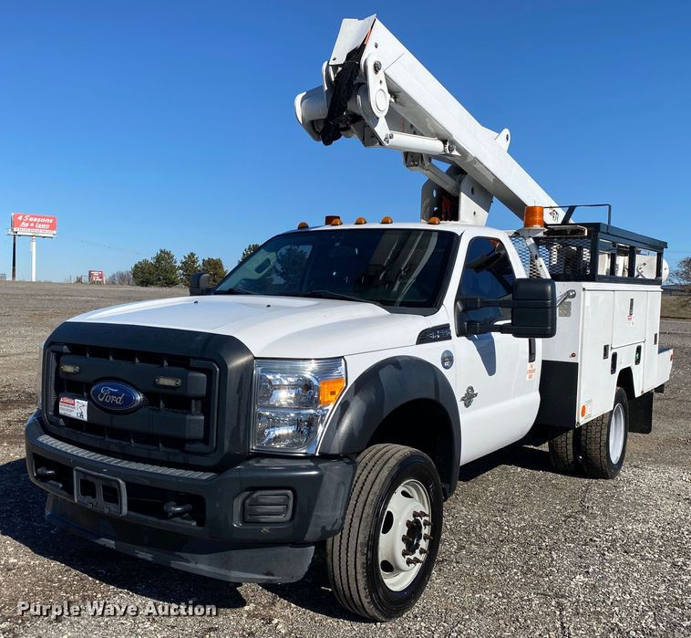 image for item JW9172 2016 Ford F550 Super Duty  bucket truck