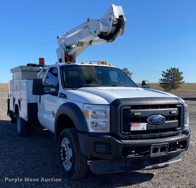 image for item JW9172 2016 Ford F550 Super Duty  bucket truck