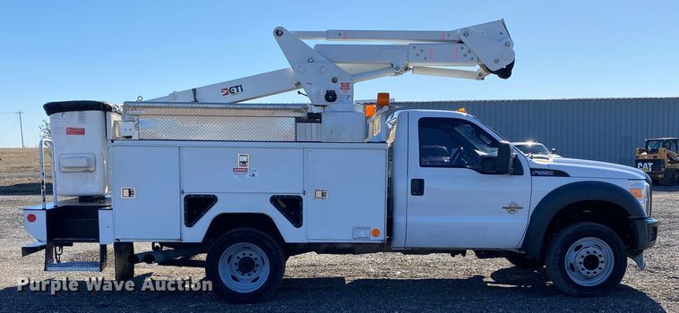 image for item JW9172 2016 Ford F550 Super Duty  bucket truck