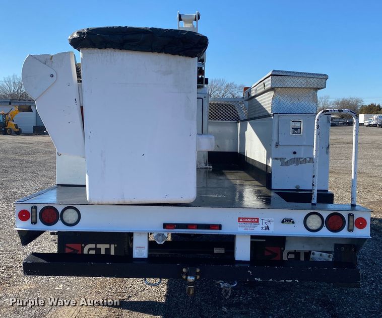 image for item JW9172 2016 Ford F550 Super Duty  bucket truck