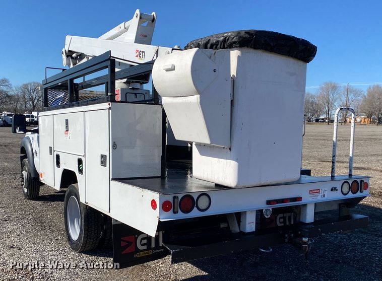 image for item JW9172 2016 Ford F550 Super Duty  bucket truck