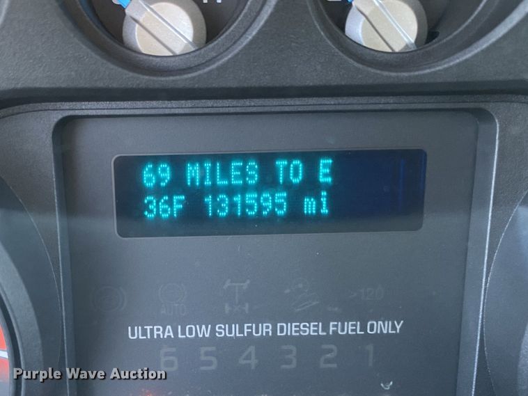 image for item JW9172 2016 Ford F550 Super Duty  bucket truck