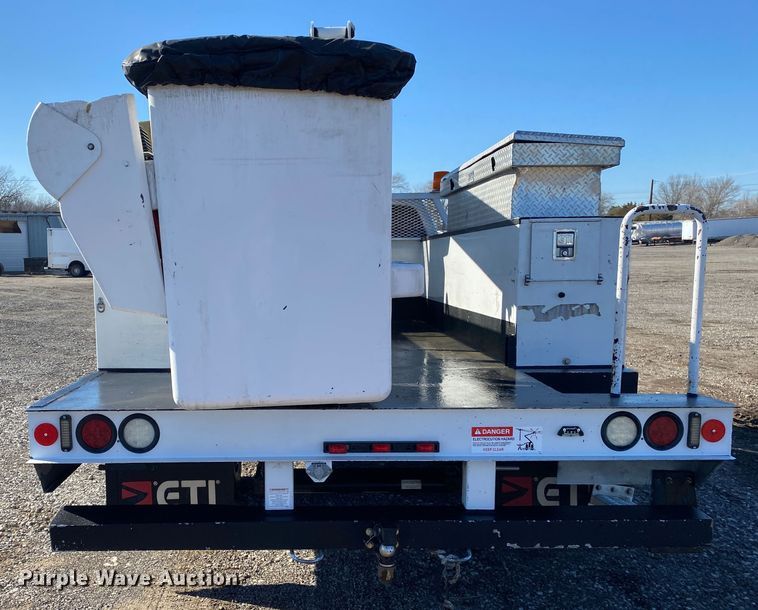 image for item JW9172 2016 Ford F550 Super Duty  bucket truck