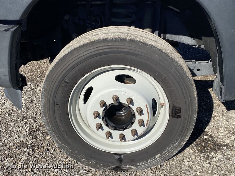 image for item JW9172 2016 Ford F550 Super Duty  bucket truck