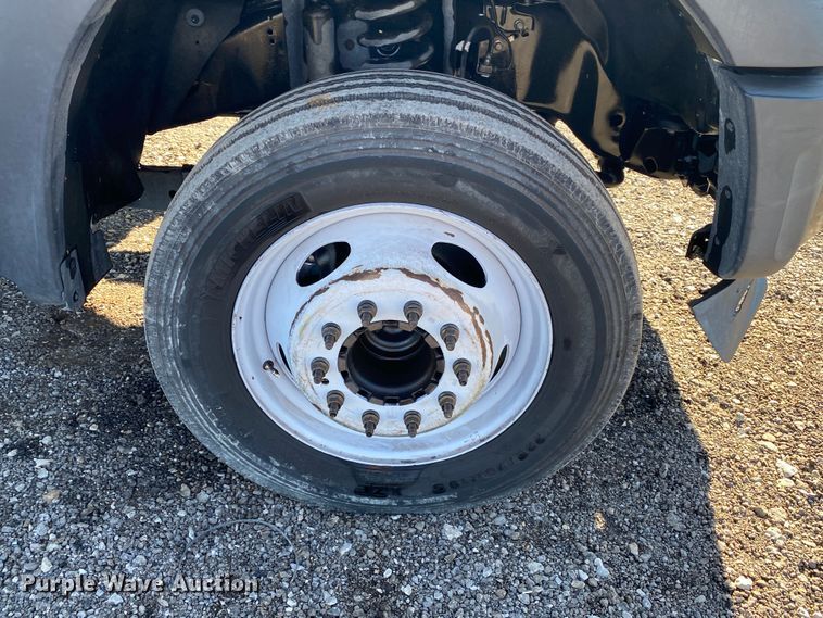 image for item JW9172 2016 Ford F550 Super Duty  bucket truck