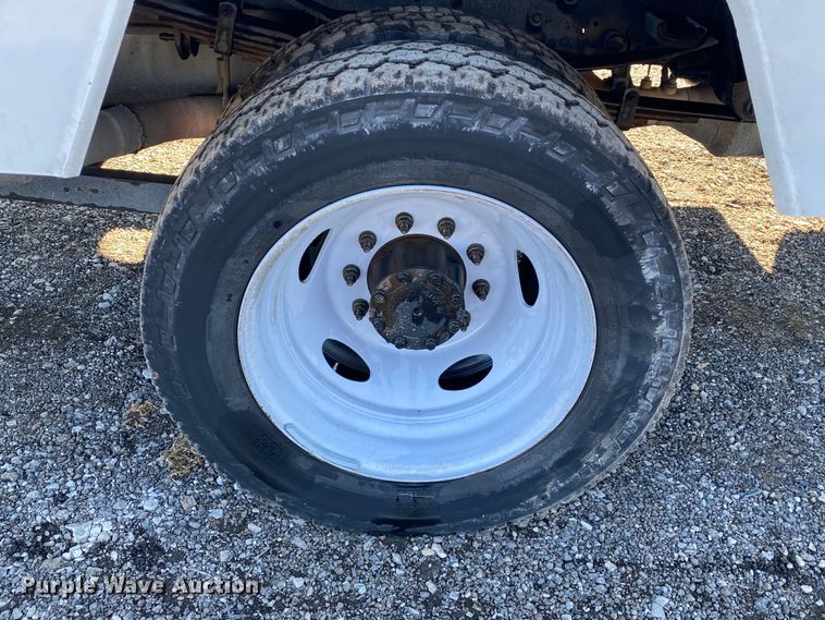 image for item JW9172 2016 Ford F550 Super Duty  bucket truck