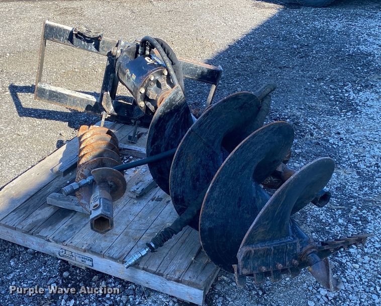 image for item JW9173 Caterpillar  skid steer auger