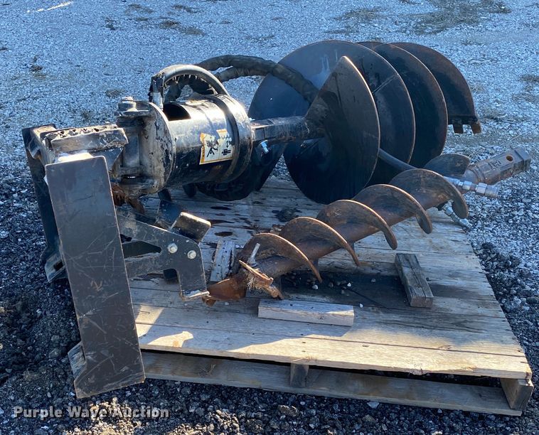 image for item JW9173 Caterpillar  skid steer auger