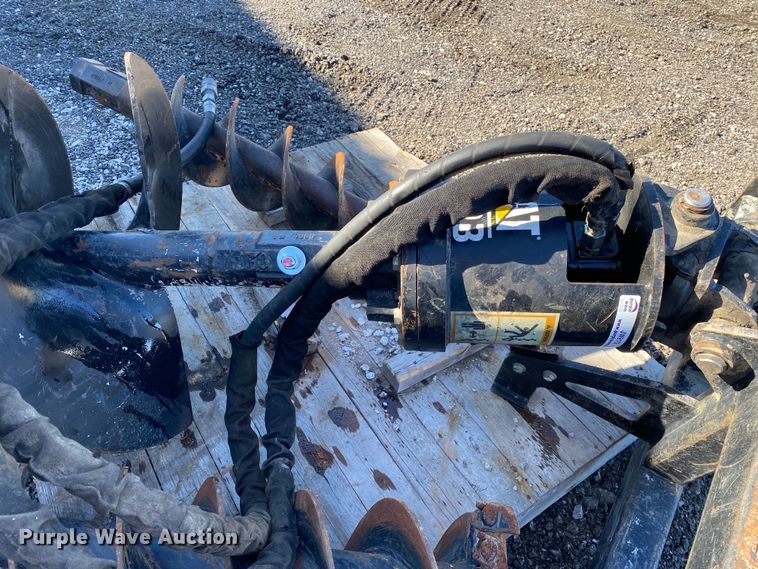 image for item JW9173 Caterpillar  skid steer auger