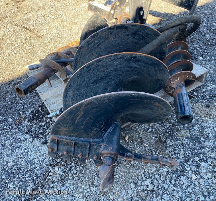 image for item JW9173 Caterpillar  skid steer auger