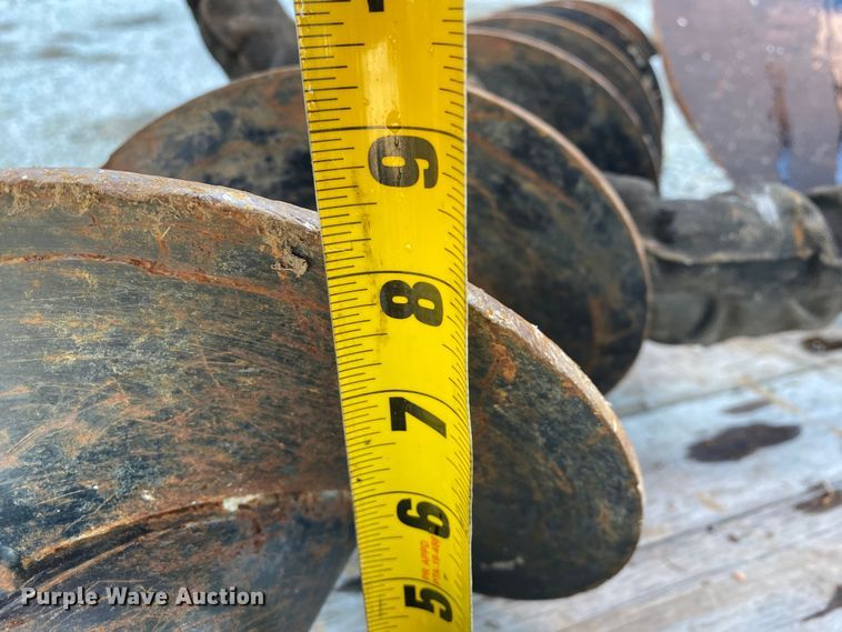 image for item JW9173 Caterpillar  skid steer auger