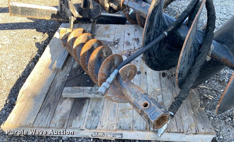 image for item JW9173 Caterpillar  skid steer auger