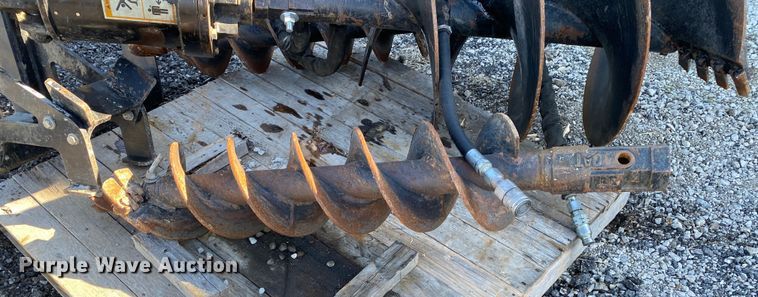 image for item JW9173 Caterpillar  skid steer auger