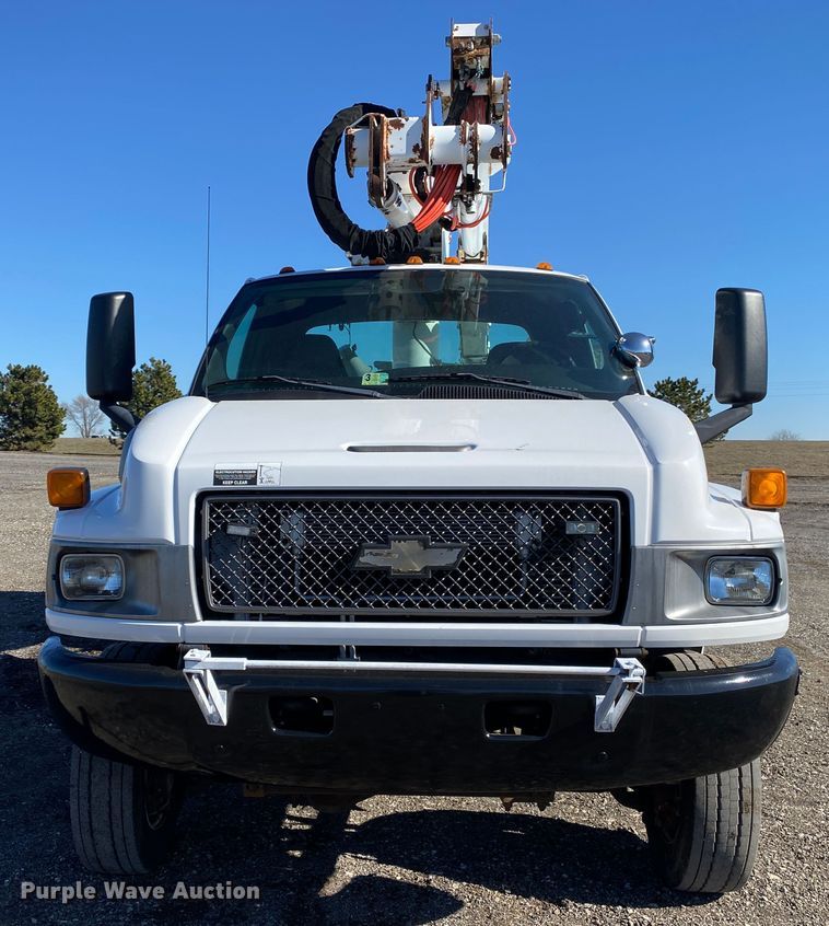 image for item JW9174 2008 Chevrolet C5500  bucket truck