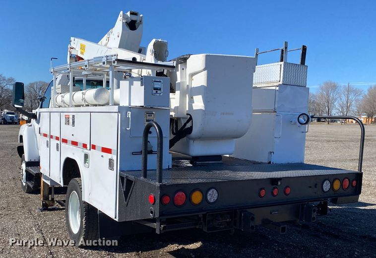 image for item JW9174 2008 Chevrolet C5500  bucket truck
