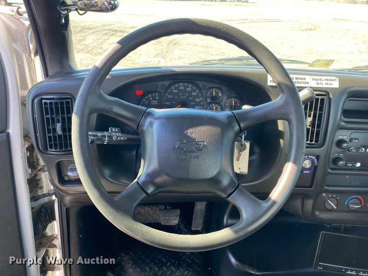 image for item JW9174 2008 Chevrolet C5500  bucket truck