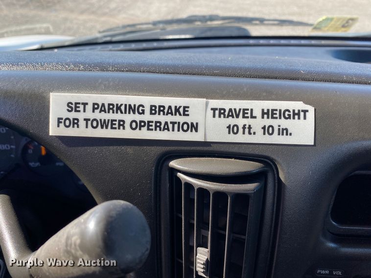 image for item JW9174 2008 Chevrolet C5500  bucket truck