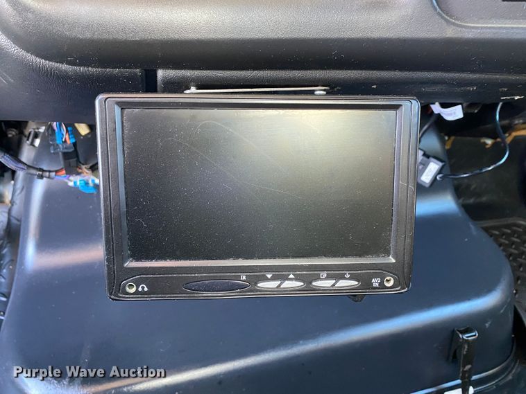 image for item JW9174 2008 Chevrolet C5500  bucket truck