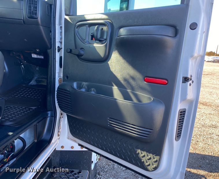 image for item JW9174 2008 Chevrolet C5500  bucket truck