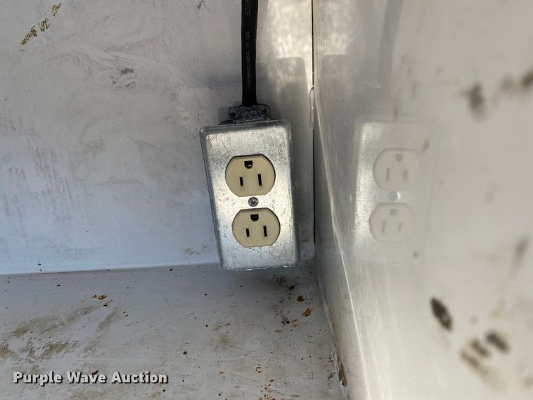 image for item JW9174 2008 Chevrolet C5500  bucket truck