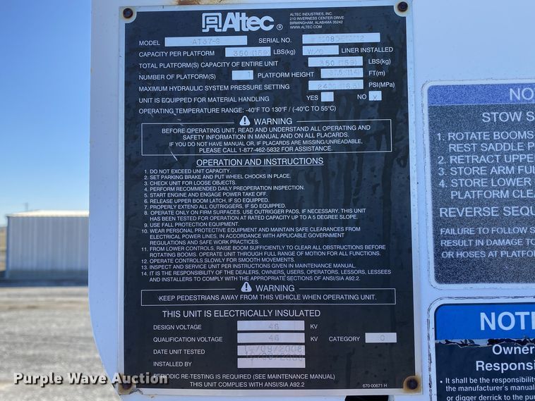 image for item JW9174 2008 Chevrolet C5500  bucket truck