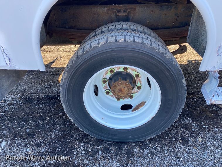 image for item JW9174 2008 Chevrolet C5500  bucket truck