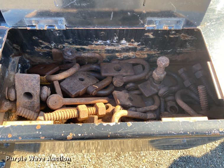 image for item JW9176 2009 International SX525  digger derrick truck