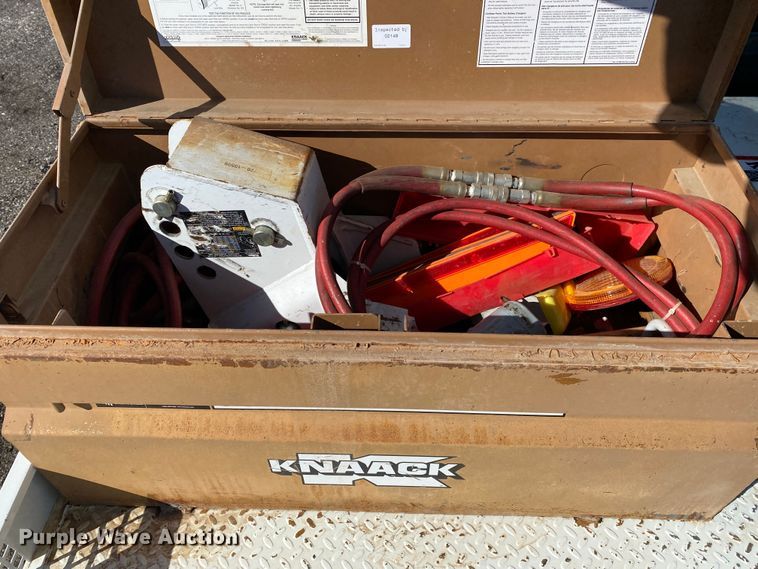 image for item JW9176 2009 International SX525  digger derrick truck