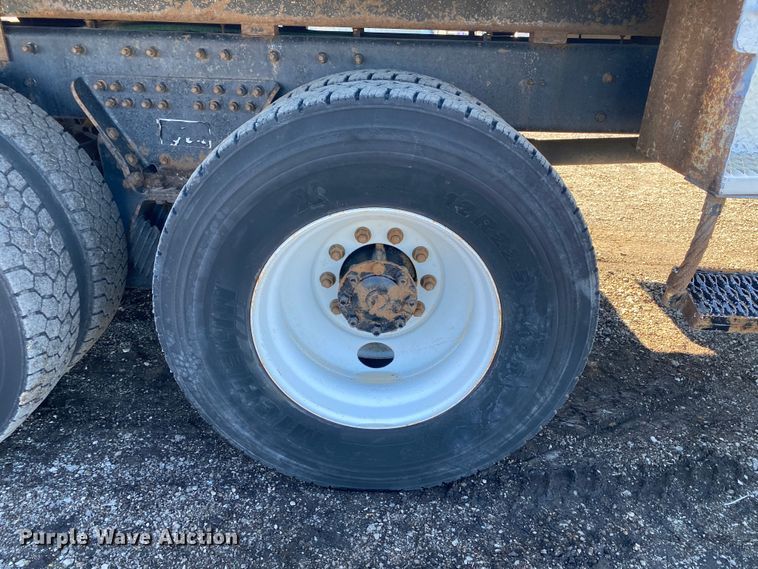 image for item JW9176 2009 International SX525  digger derrick truck