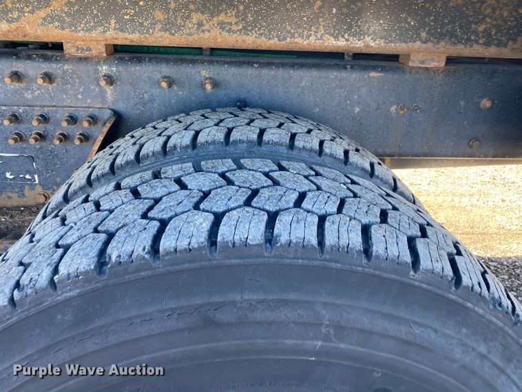 image for item JW9176 2009 International SX525  digger derrick truck