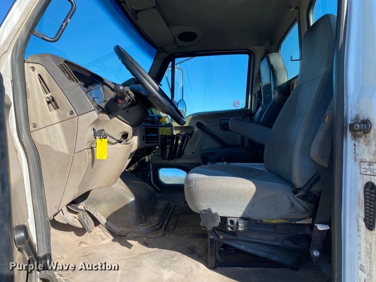 image for item JW9181 2005 Sterling Actera  utility / service truck