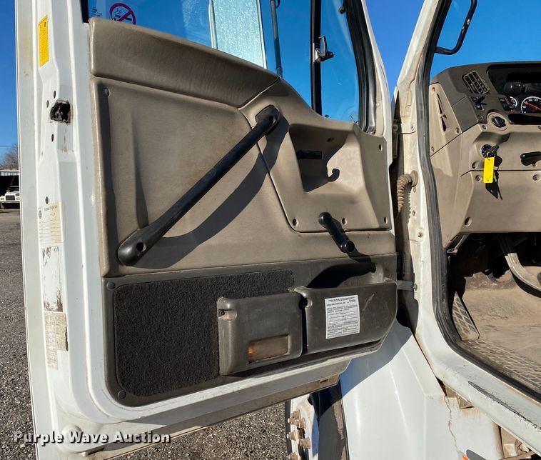 image for item JW9181 2005 Sterling Actera  utility / service truck