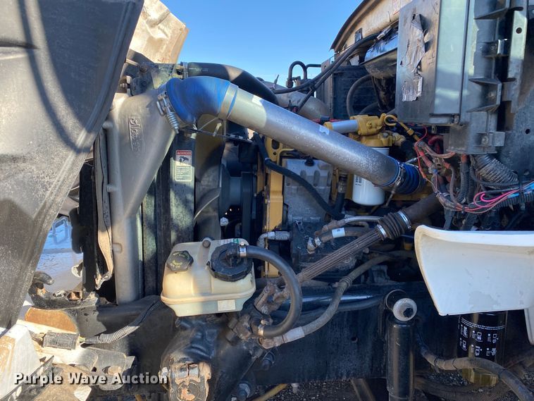 image for item JW9181 2005 Sterling Actera  utility / service truck