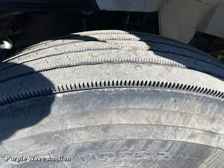 image for item JW9181 2005 Sterling Actera  utility / service truck