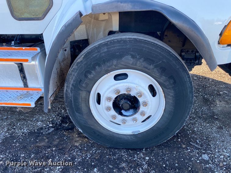 image for item JW9181 2005 Sterling Actera  utility / service truck