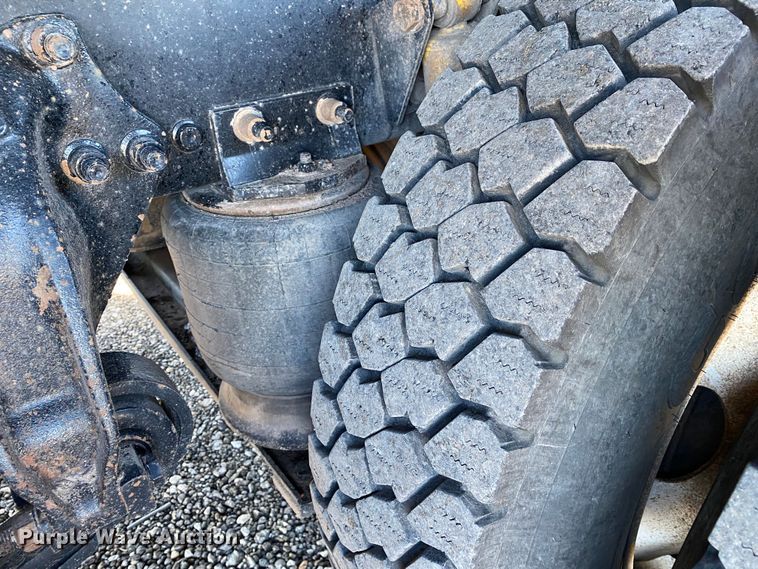 image for item JW9181 2005 Sterling Actera  utility / service truck