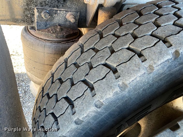 image for item JW9181 2005 Sterling Actera  utility / service truck