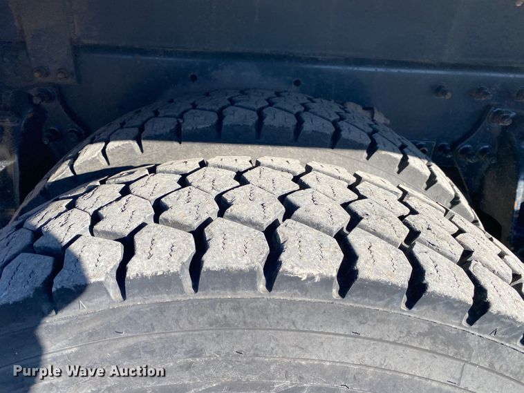 image for item JW9181 2005 Sterling Actera  utility / service truck