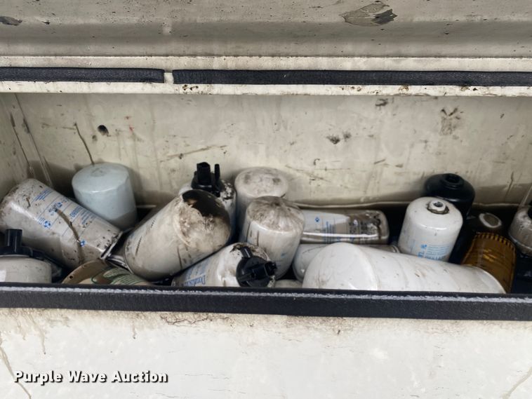 image for item JW9268 2013 Freightliner 114SD  fuel / lube truck