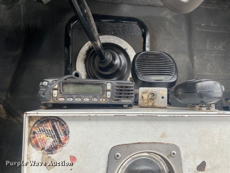 image for item JW9268 2013 Freightliner 114SD  fuel / lube truck