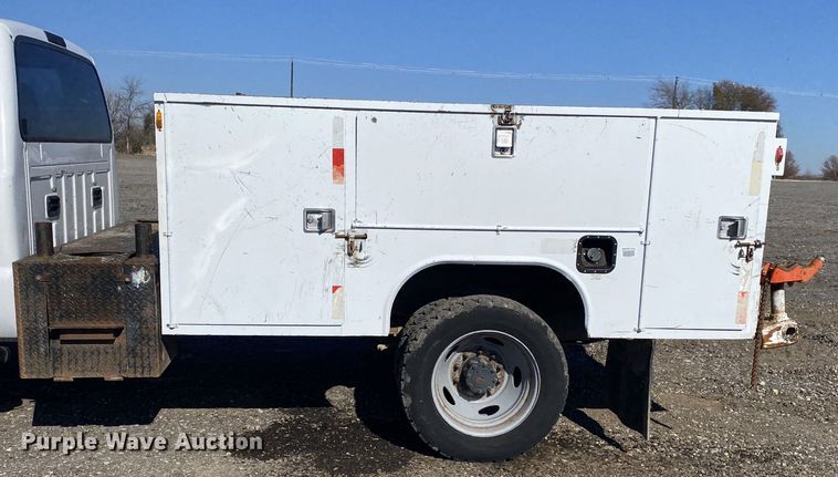 image for item JW9281 2005 Ford F550 Super Duty  utility / service truck