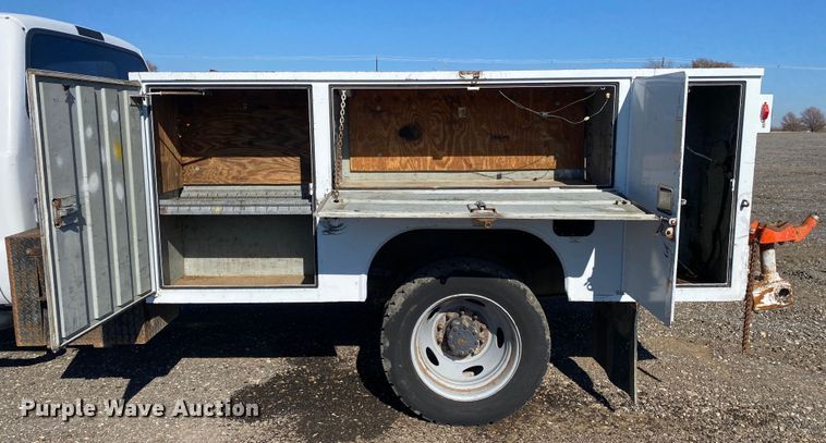 image for item JW9281 2005 Ford F550 Super Duty  utility / service truck