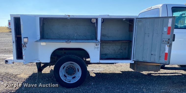 image for item JW9281 2005 Ford F550 Super Duty  utility / service truck