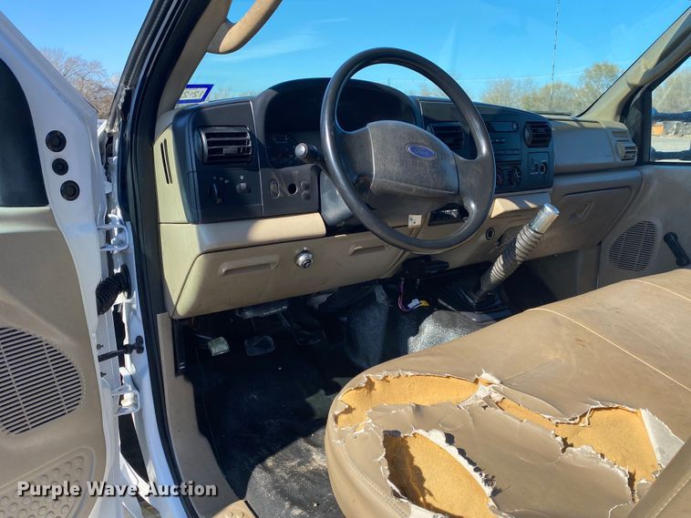 image for item JW9281 2005 Ford F550 Super Duty  utility / service truck