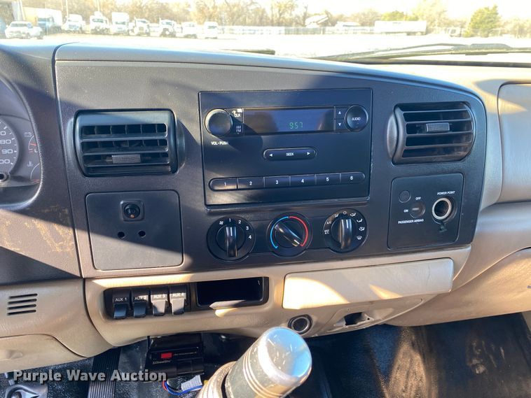 image for item JW9281 2005 Ford F550 Super Duty  utility / service truck